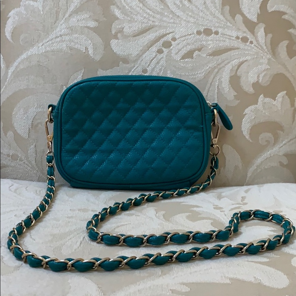 Women’s Textured blue crossbody bag